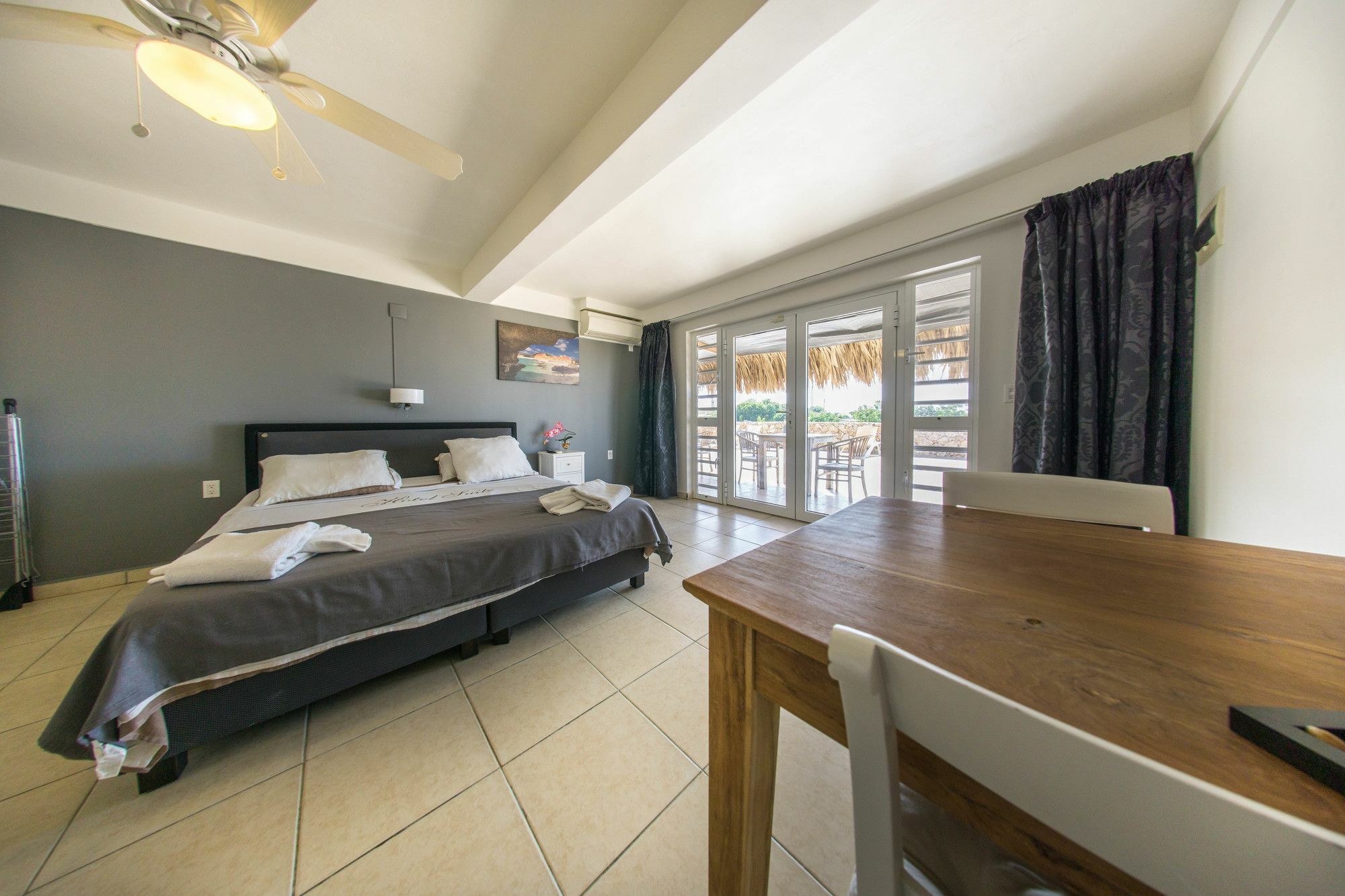 Hillside Resort Bonaire 克拉伦代克 外观 照片